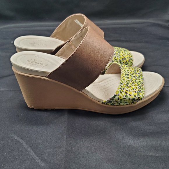 CROCS Leigh II graphic wedge women's sandals size 7 - Picture 3 of 7